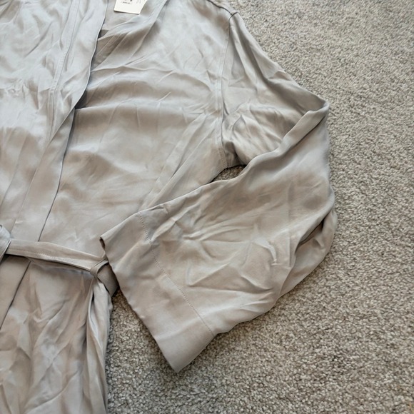 Hotel Collection $280 Kimono Style Satin Robe Womens L/XL Silver Gray Luxury - Picture 4 of 13